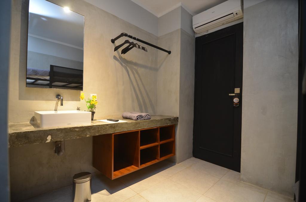 Wisma tamu Naraya House