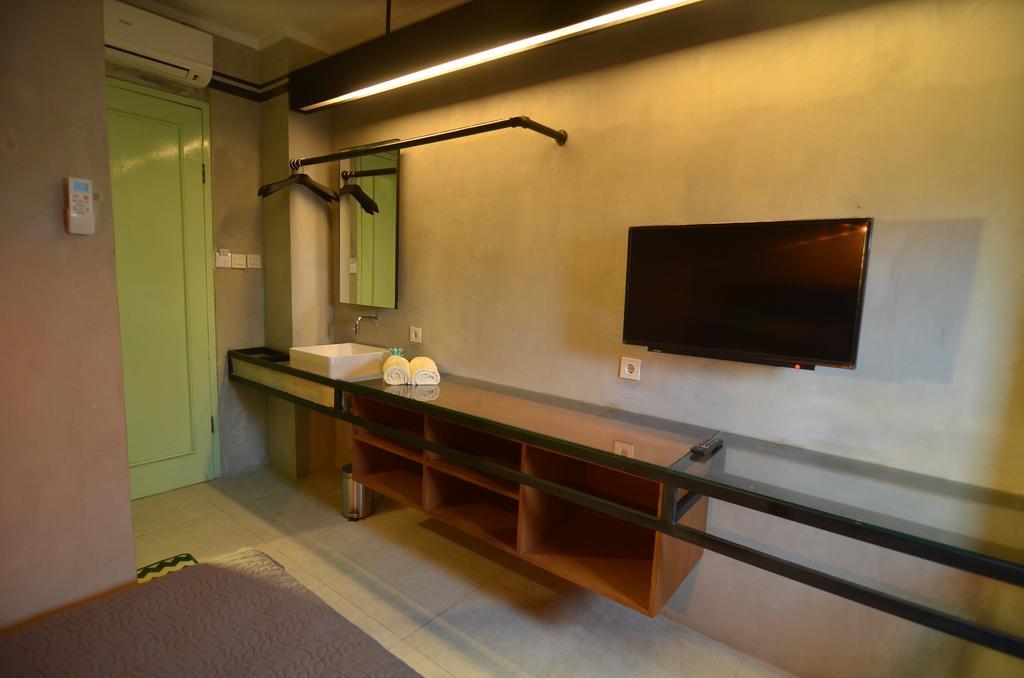 Naraya House