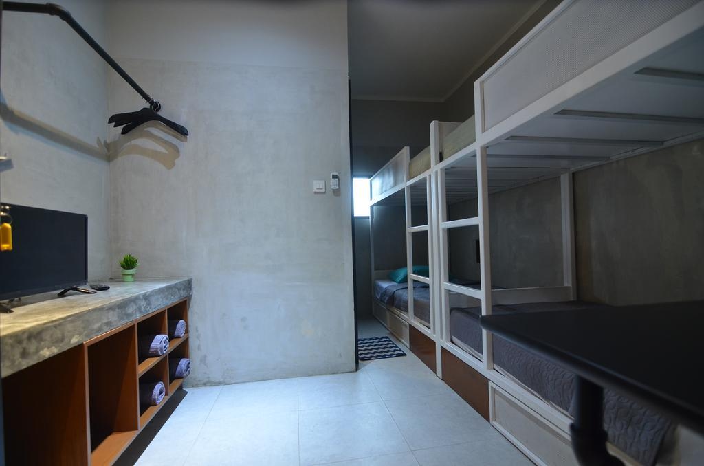 Wisma tamu Naraya House